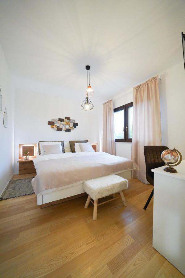 Villa Suncica With Heated Pool, Jacuzzi And Bikes Near Zadar Sukošan Extérieur photo