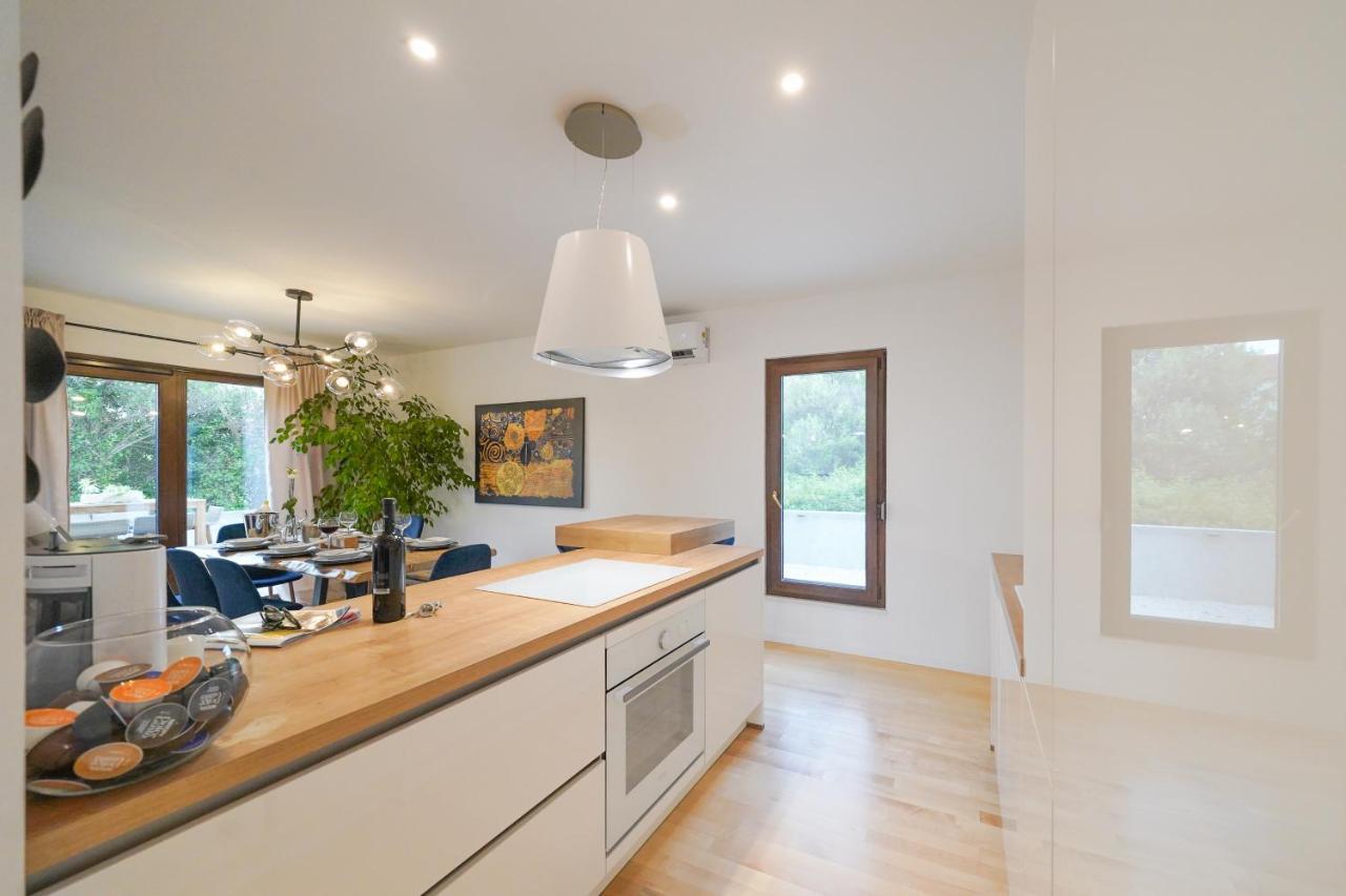 Villa Suncica With Heated Pool, Jacuzzi And Bikes Near Zadar Sukošan Extérieur photo